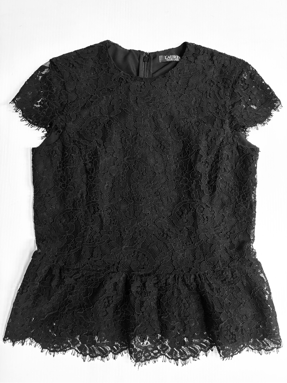 Lauren Ralph Lauren Black Premium Lace Top with Cap-Sleeve - Size: 2 - Picture 6 of 14